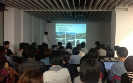 Wen-Te Chiang talks about failures of modernist projects. 蔣文德介紹當代建築規劃的失敗案例。